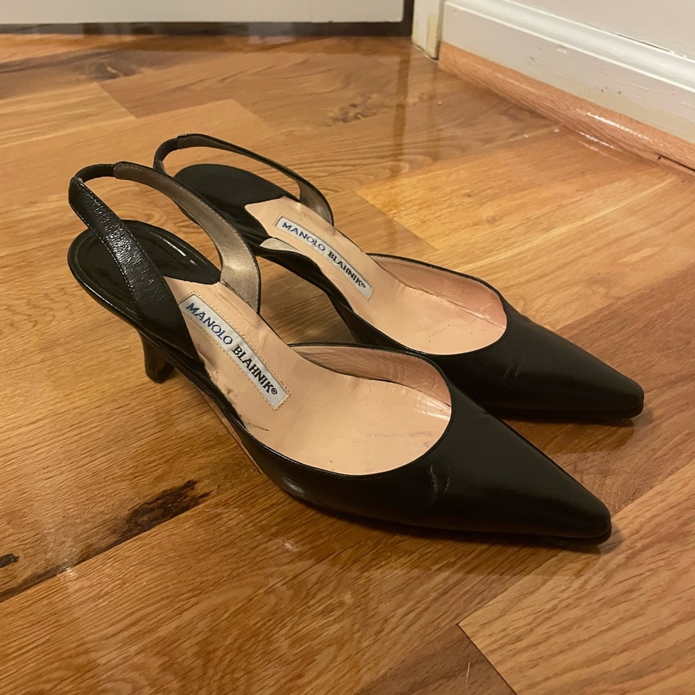 Manolo Blahnik Sling Back Leather Point Toe Kitten Heel size 37